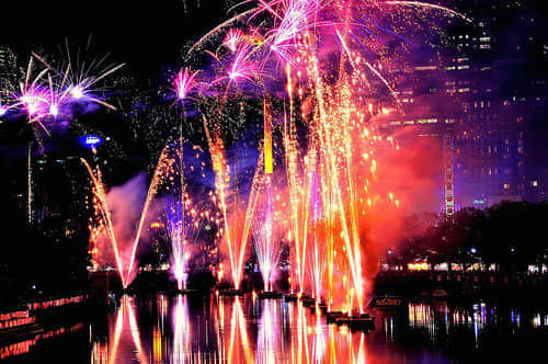 2330165667 fec6c1209d 100 Breathtaking Fireworks Photography Around The World