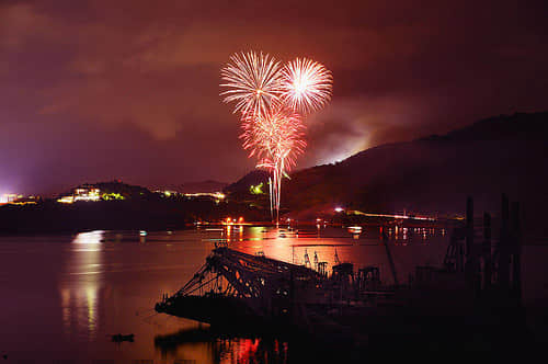 2687551369 e1ef7f4104 100 Breathtaking Fireworks Photography Around The World
