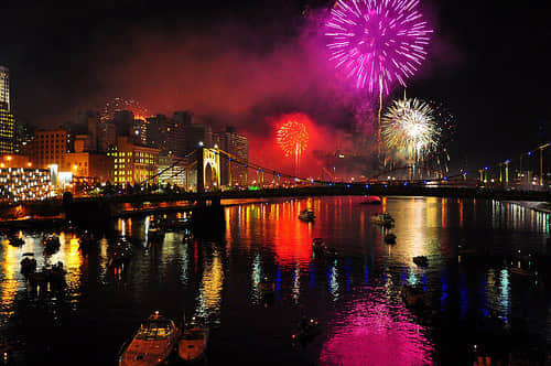 2913431627 5ffe679ffe 100 Breathtaking Fireworks Photography Around The World