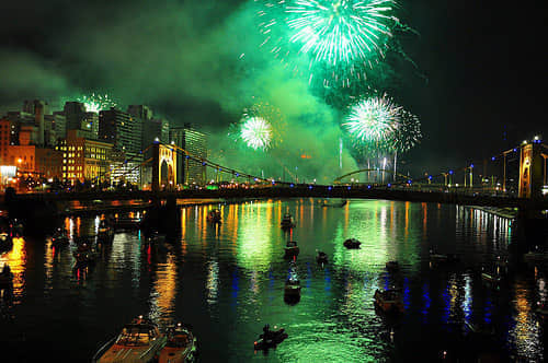 2913434807 ceebaa26b9 100 Breathtaking Fireworks Photography Around The World