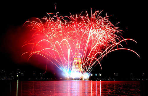 351544995 ba306da0ab 100 Breathtaking Fireworks Photography Around The World