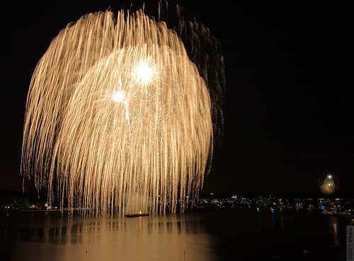 714518443 b600ef641d 100 Breathtaking Fireworks Photography Around The World