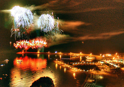 874715581 1a8a8a26f9 100 Breathtaking Fireworks Photography Around The World