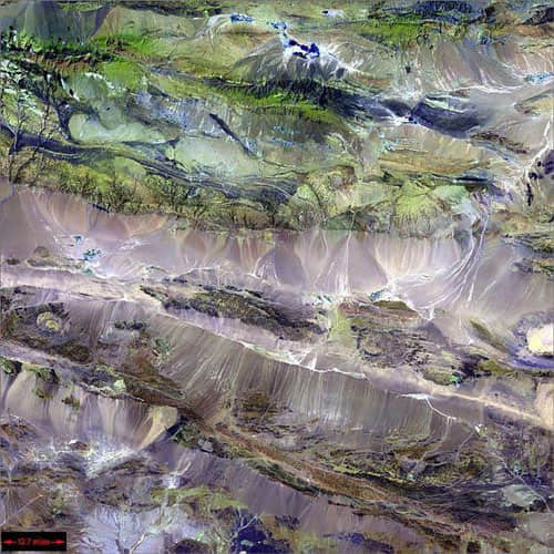 Edrengiyn Nuruu - China satellite photo