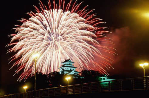 fireworks displaykaratsu castlesaga 100 Breathtaking Fireworks Photography Around The World