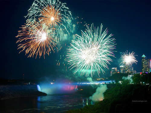 fireworks niagara 1600 100 Breathtaking Fireworks Photography Around The World