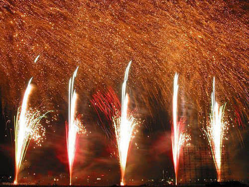 wallpaper fireworks 015 100 Breathtaking Fireworks Photography Around The World