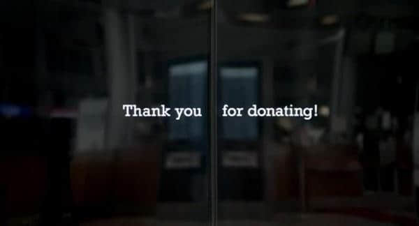 优秀的创意公益广告欣赏《自助刷卡捐款机》